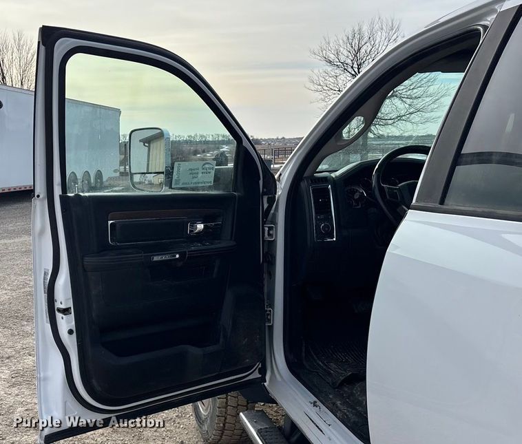 image for item FO3524 2015 RAM 4500 Crew Cab utility / service truck