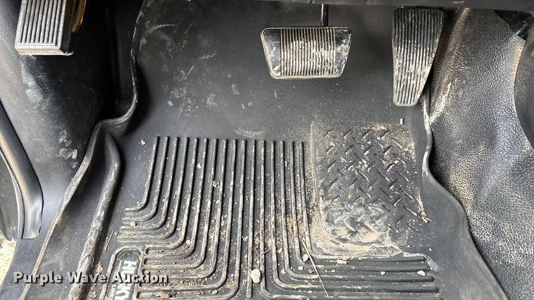 image for item FO3524 2015 RAM 4500 Crew Cab utility / service truck