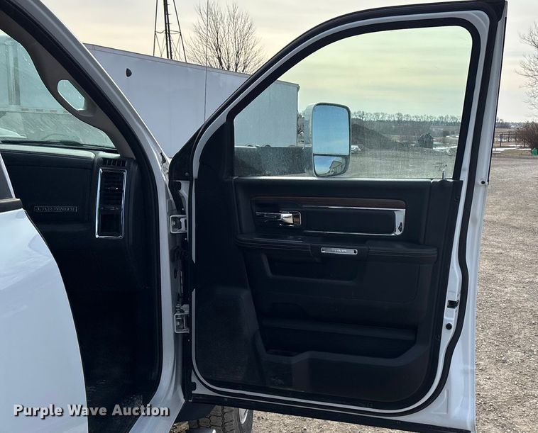 image for item FO3524 2015 RAM 4500 Crew Cab utility / service truck