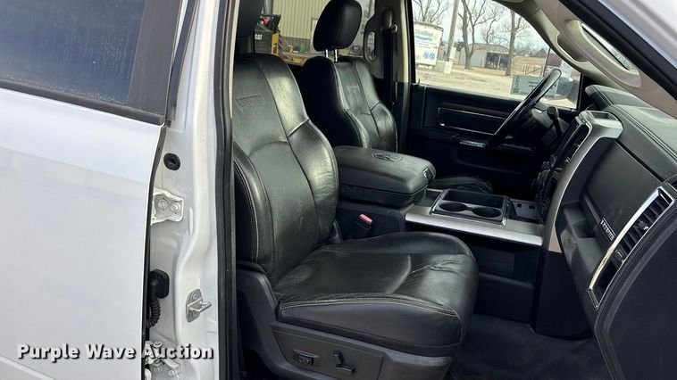 image for item FO3524 2015 RAM 4500 Crew Cab utility / service truck