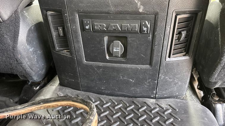 image for item FO3524 2015 RAM 4500 Crew Cab utility / service truck