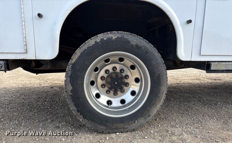 image for item FO3524 2015 RAM 4500 Crew Cab utility / service truck