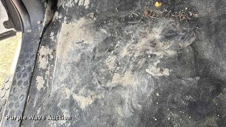 image for item FO3525 2016 RAM 3500 Crew Cab flatbed pickup truck