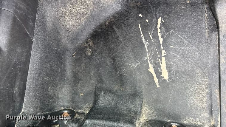 image for item FO3525 2016 RAM 3500 Crew Cab flatbed pickup truck