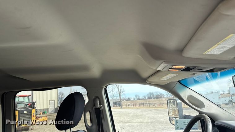 image for item FO3525 2016 RAM 3500 Crew Cab flatbed pickup truck