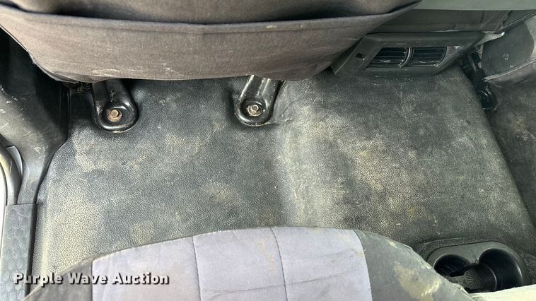 image for item FO3525 2016 RAM 3500 Crew Cab flatbed pickup truck