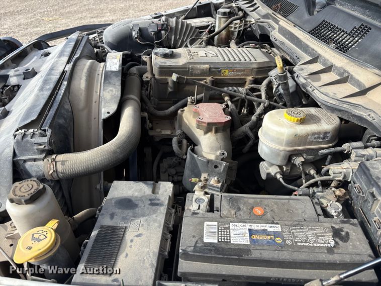 image for item FO3525 2016 RAM 3500 Crew Cab flatbed pickup truck