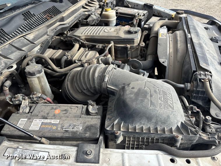 image for item FO3525 2016 RAM 3500 Crew Cab flatbed pickup truck