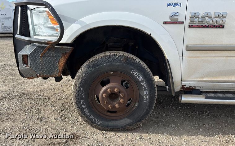 image for item FO3525 2016 RAM 3500 Crew Cab flatbed pickup truck