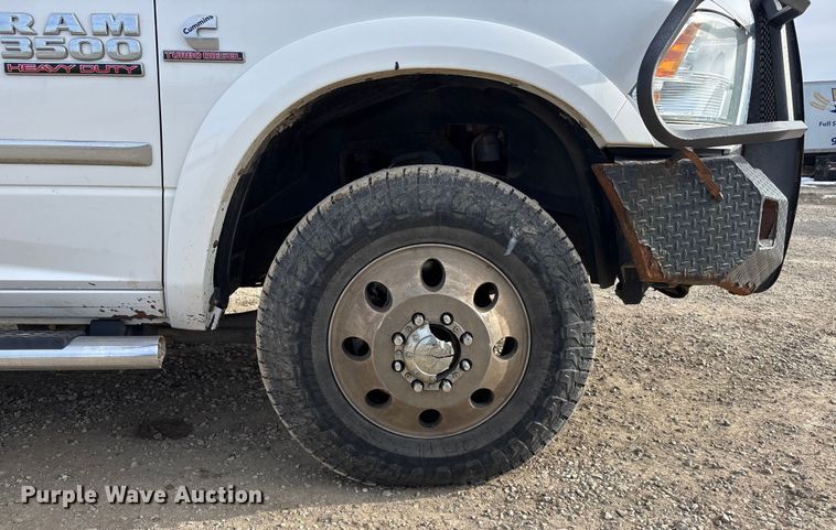 image for item FO3525 2016 RAM 3500 Crew Cab flatbed pickup truck