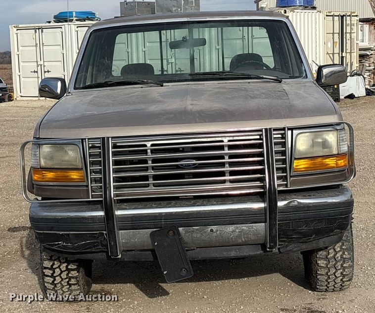 image for item FO3526 1992 Ford F150 Ext. Cab pickup truck