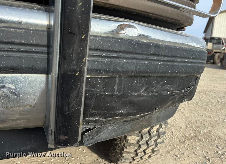 image for item FO3526 1992 Ford F150 Ext. Cab pickup truck