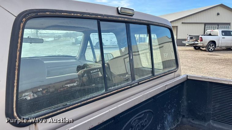 image for item FO3526 1992 Ford F150 Ext. Cab pickup truck