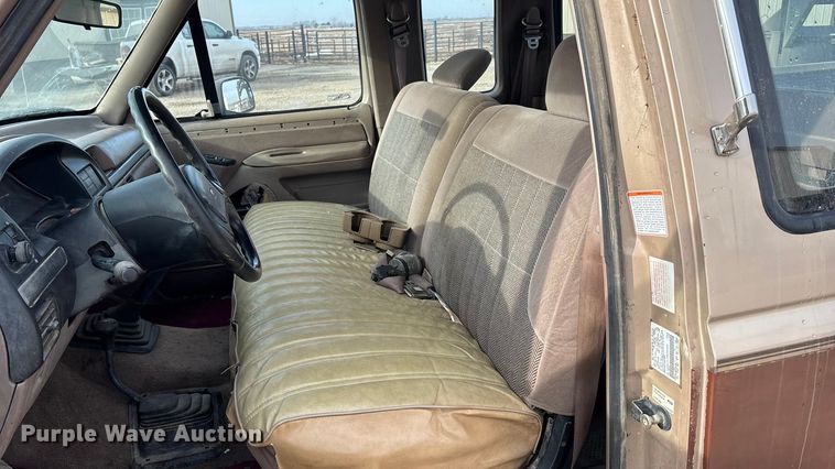 image for item FO3526 1992 Ford F150 Ext. Cab pickup truck