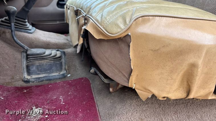 image for item FO3526 1992 Ford F150 Ext. Cab pickup truck