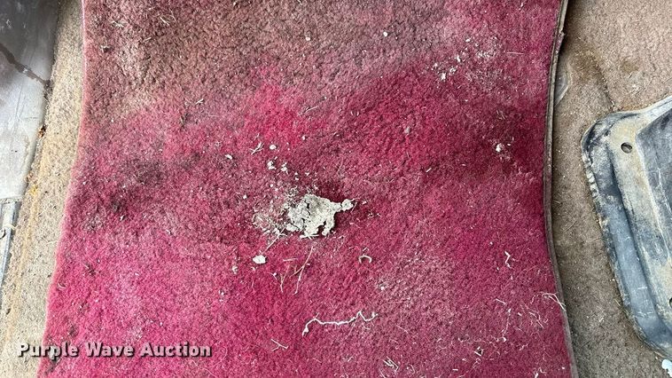 image for item FO3526 1992 Ford F150 Ext. Cab pickup truck