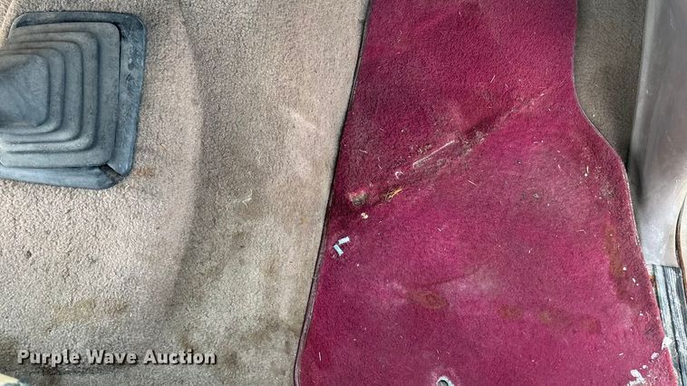 image for item FO3526 1992 Ford F150 Ext. Cab pickup truck