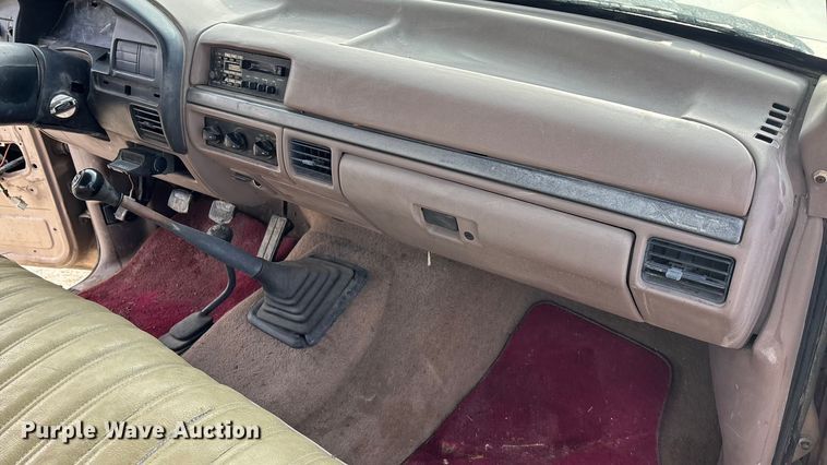 image for item FO3526 1992 Ford F150 Ext. Cab pickup truck