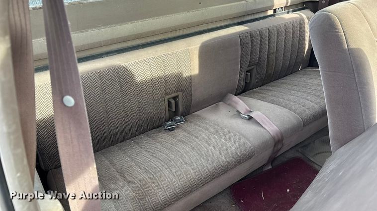 image for item FO3526 1992 Ford F150 Ext. Cab pickup truck