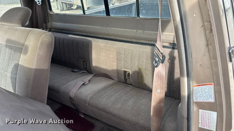 image for item FO3526 1992 Ford F150 Ext. Cab pickup truck