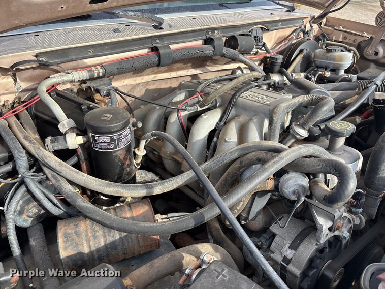 image for item FO3526 1992 Ford F150 Ext. Cab pickup truck