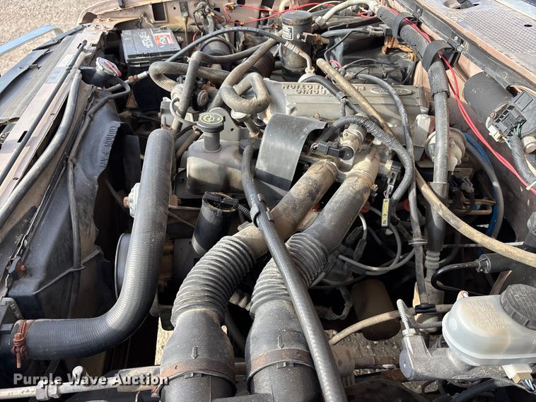 image for item FO3526 1992 Ford F150 Ext. Cab pickup truck