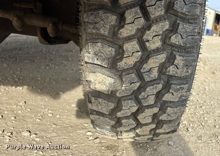 image for item FO3526 1992 Ford F150 Ext. Cab pickup truck