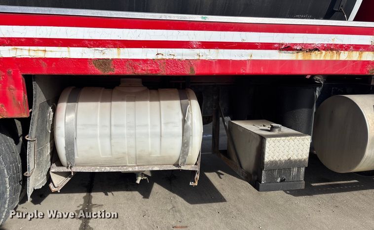 image for item FO3527 2007 Kenworth T800 vacuum truck 