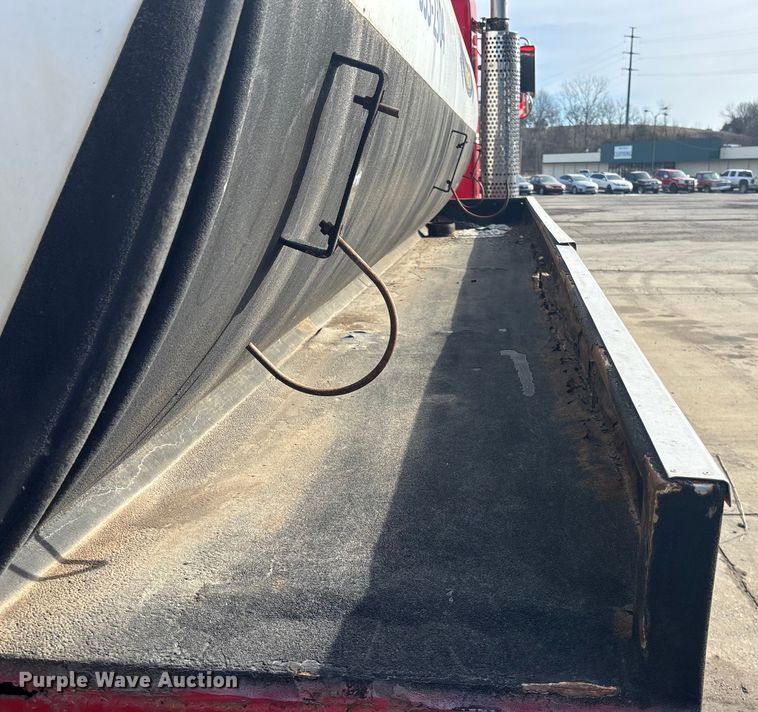 image for item FO3527 2007 Kenworth T800 vacuum truck 