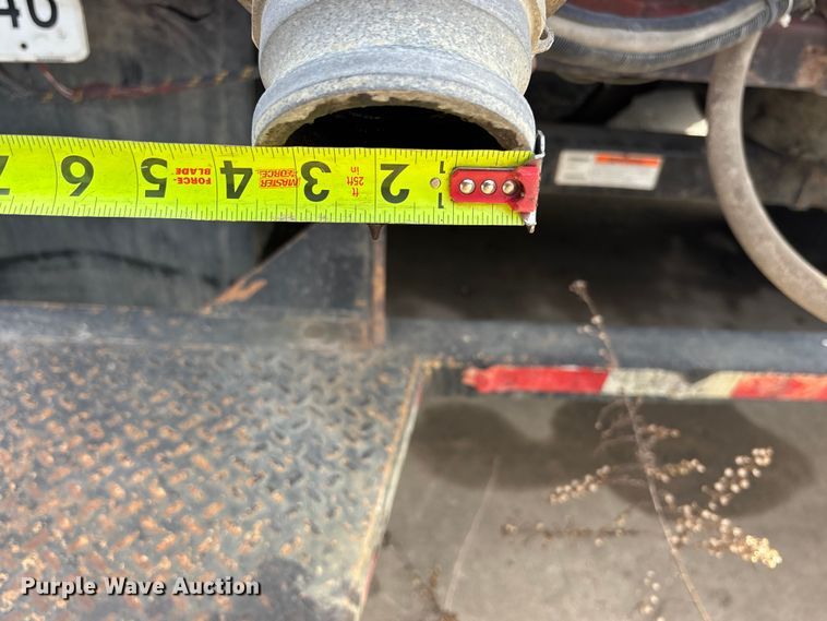 image for item FO3527 2007 Kenworth T800 vacuum truck 