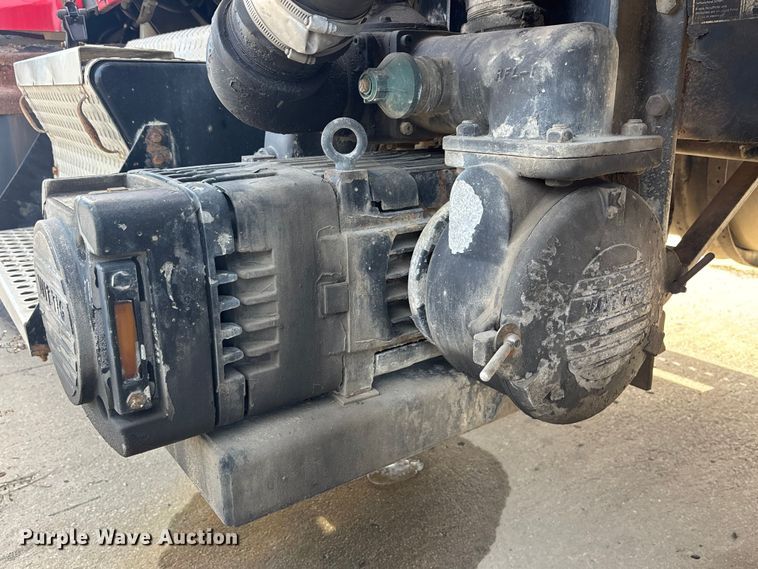 image for item FO3527 2007 Kenworth T800 vacuum truck 