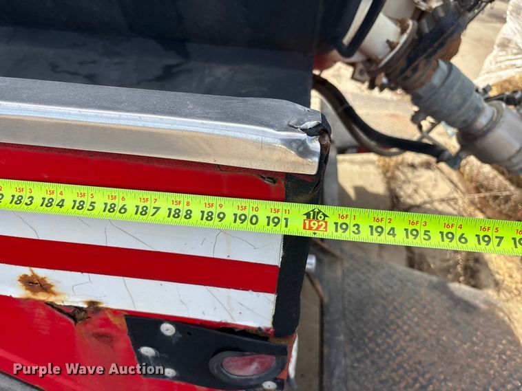 image for item FO3527 2007 Kenworth T800 vacuum truck 