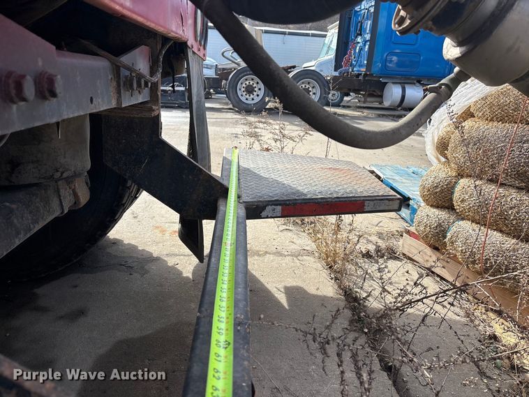 image for item FO3527 2007 Kenworth T800 vacuum truck 