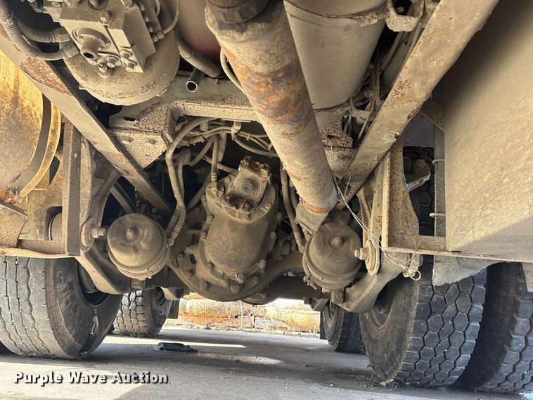 image for item FO3527 2007 Kenworth T800 vacuum truck 