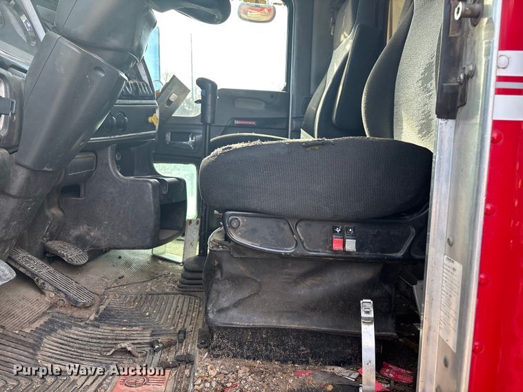 image for item FO3527 2007 Kenworth T800 vacuum truck 