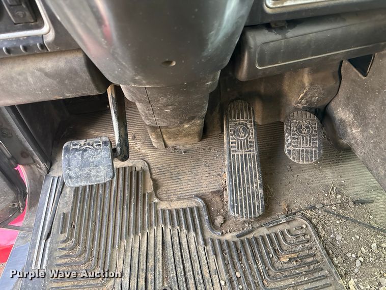 image for item FO3527 2007 Kenworth T800 vacuum truck 