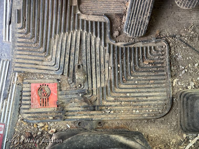 image for item FO3527 2007 Kenworth T800 vacuum truck 