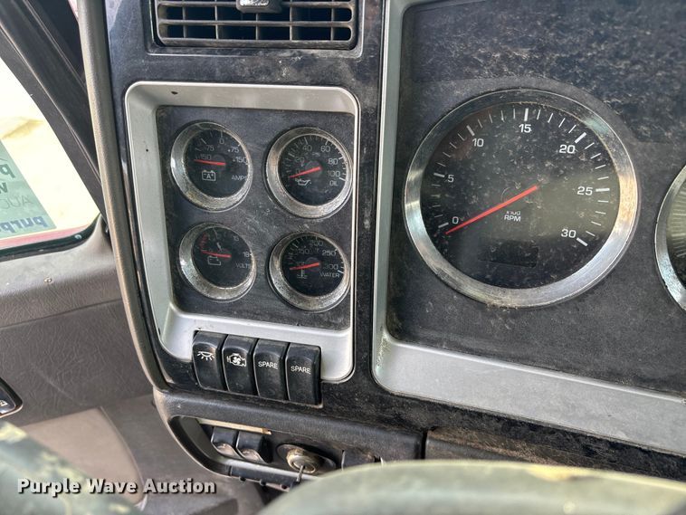 image for item FO3527 2007 Kenworth T800 vacuum truck 