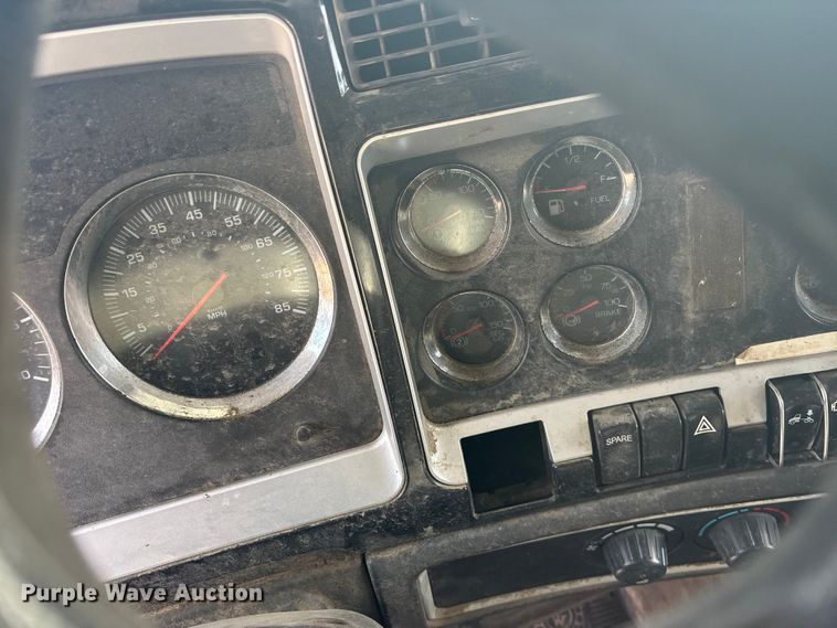 image for item FO3527 2007 Kenworth T800 vacuum truck 