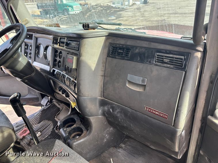 image for item FO3527 2007 Kenworth T800 vacuum truck 