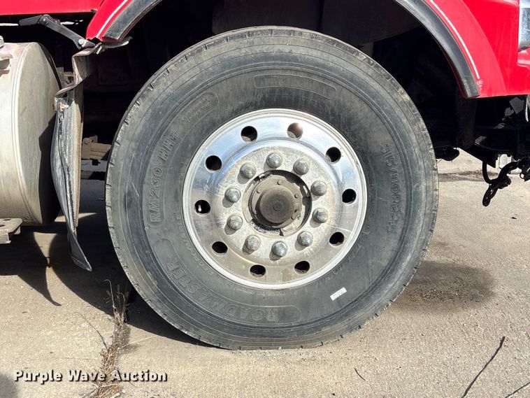 image for item FO3527 2007 Kenworth T800 vacuum truck 