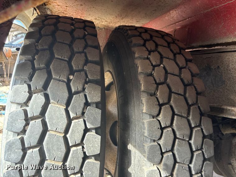 image for item FO3527 2007 Kenworth T800 vacuum truck 