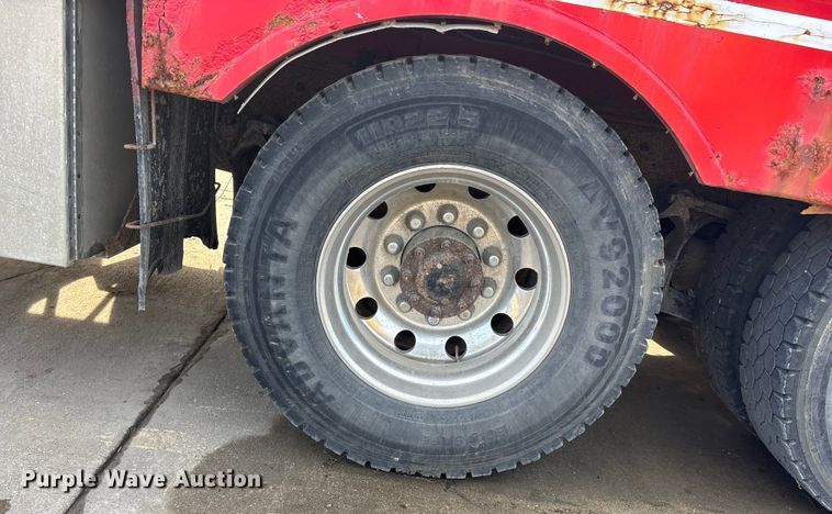 image for item FO3527 2007 Kenworth T800 vacuum truck 