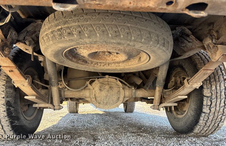 image for item FO3543 2001 GMC Sonoma Ext. Cab pickup truck