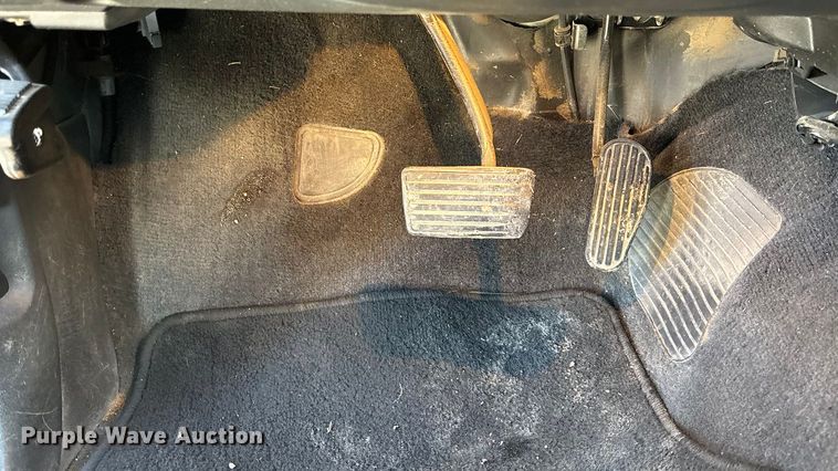 image for item FO3543 2001 GMC Sonoma Ext. Cab pickup truck