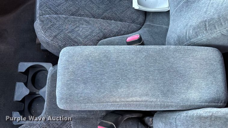 image for item FO3543 2001 GMC Sonoma Ext. Cab pickup truck