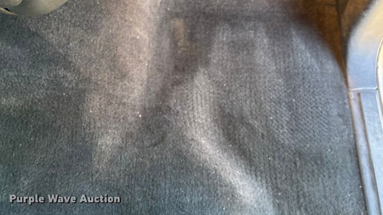 image for item FO3543 2001 GMC Sonoma Ext. Cab pickup truck