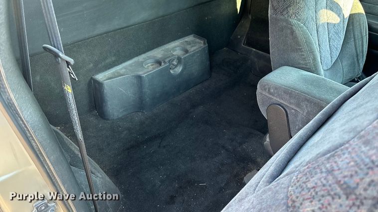 image for item FO3543 2001 GMC Sonoma Ext. Cab pickup truck