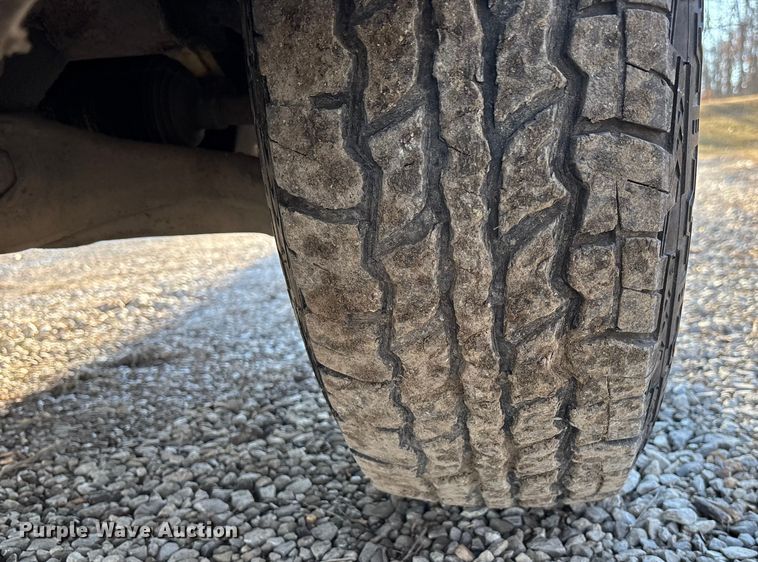 image for item FO3543 2001 GMC Sonoma Ext. Cab pickup truck