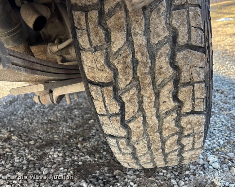 image for item FO3543 2001 GMC Sonoma Ext. Cab pickup truck